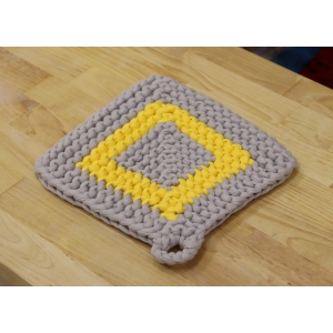 Pleteni podmetač, u vi&scaron;e kombinacija boja