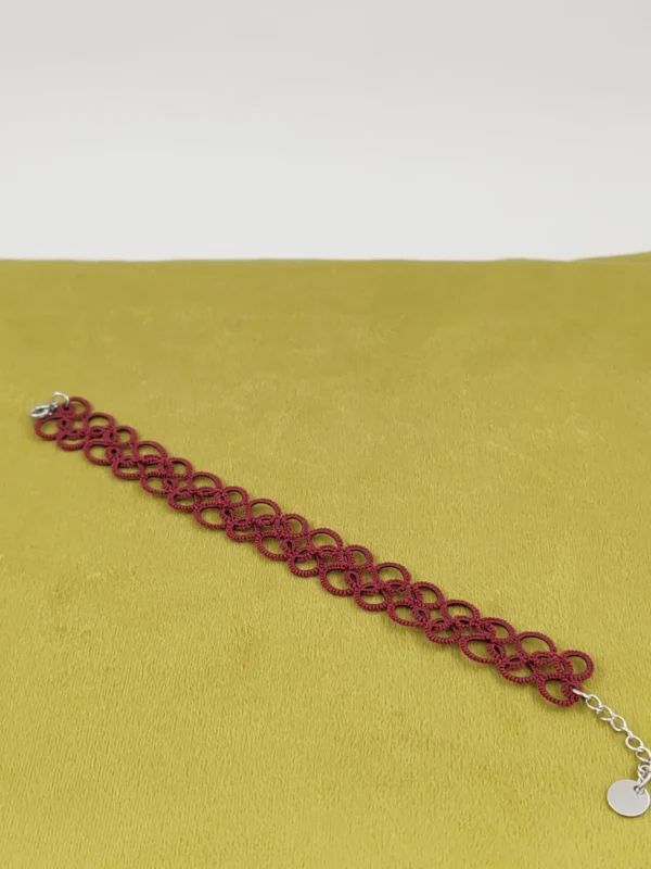 Čipkana tanja narukvica