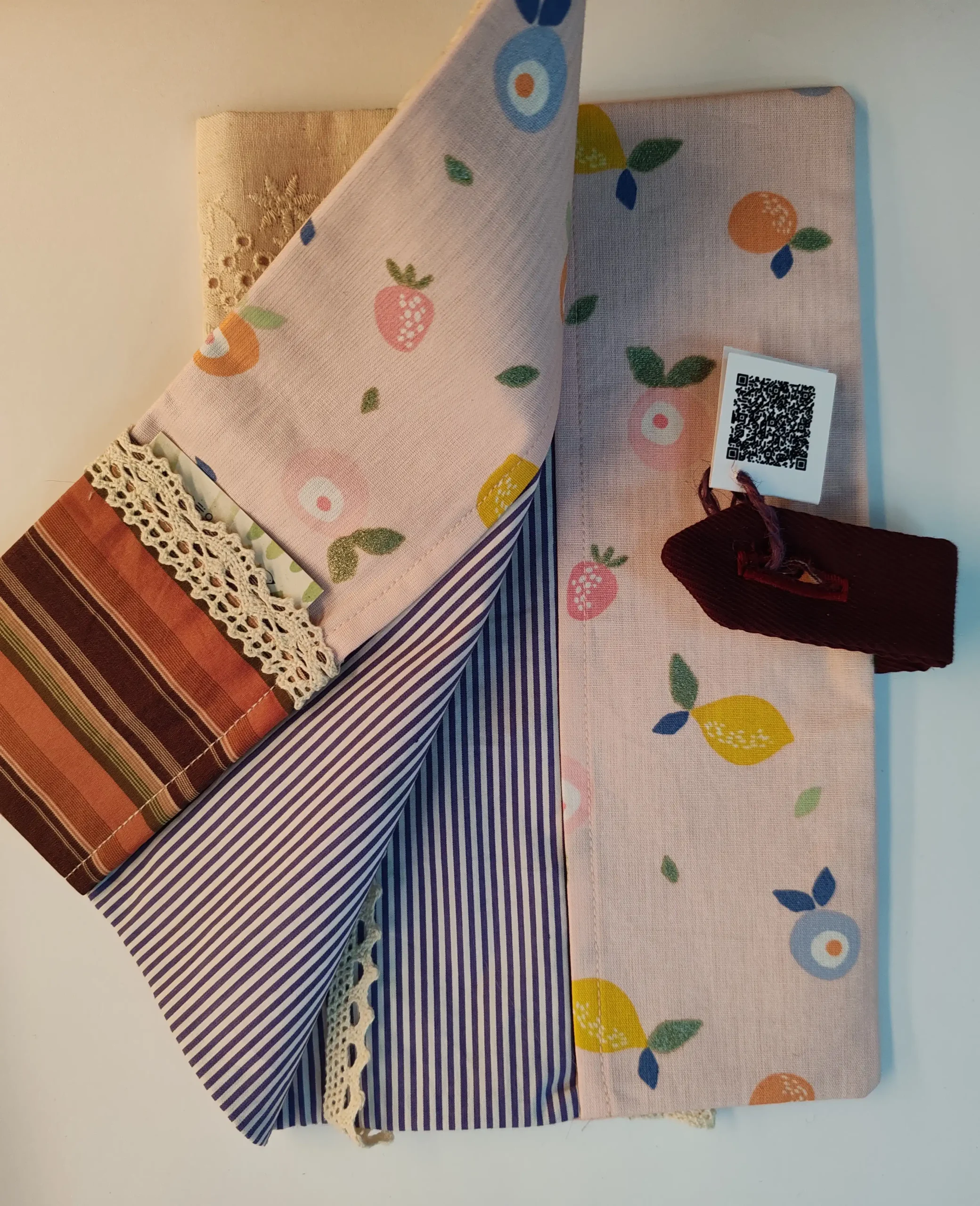 tekstilni omoti za knjige -prodaja poklona Mikaleidoskop Beograd