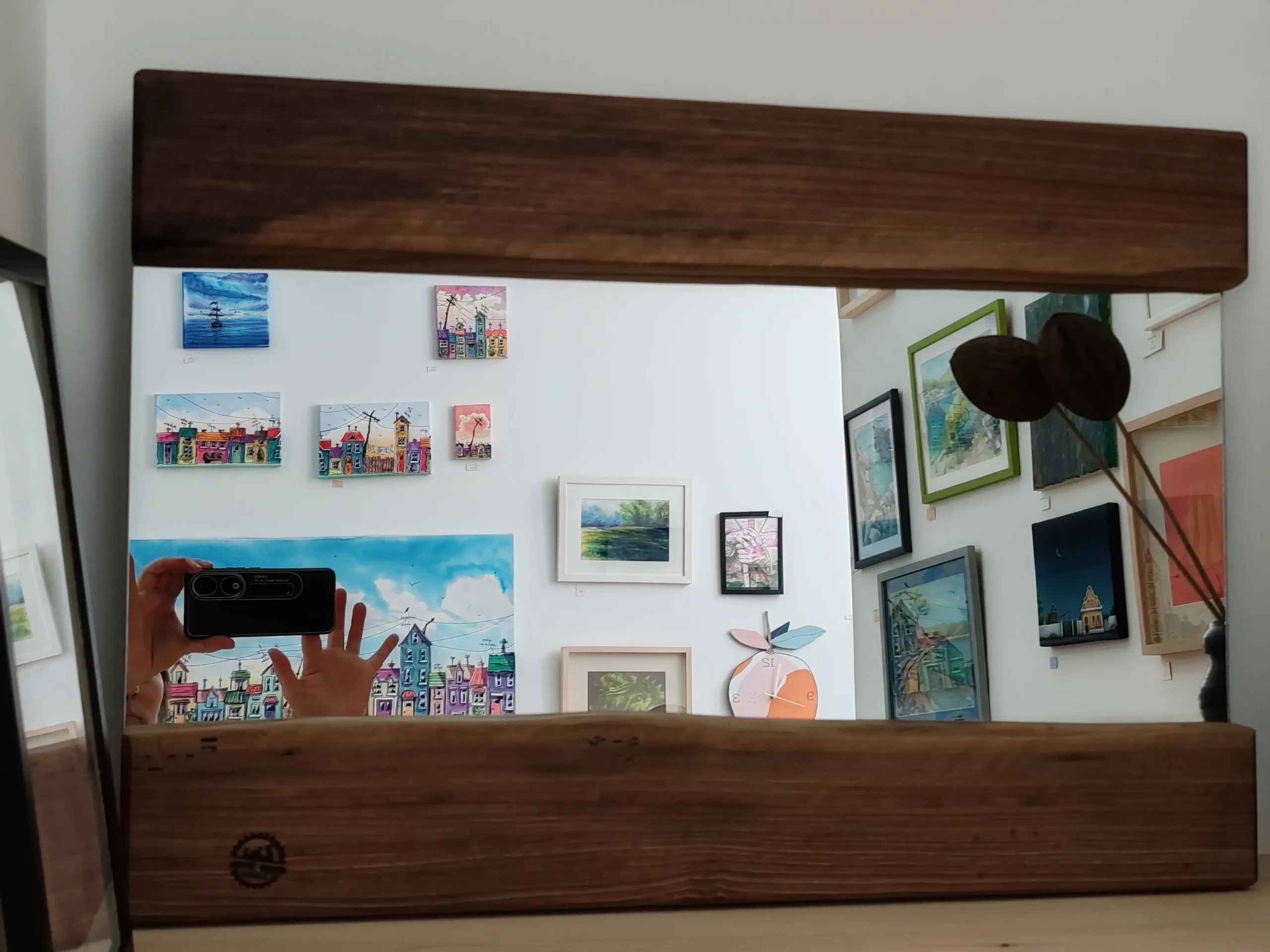 Ogledala sa ramom od punog drveta, Mikaleidoskop, Carigradska 24, Beograd