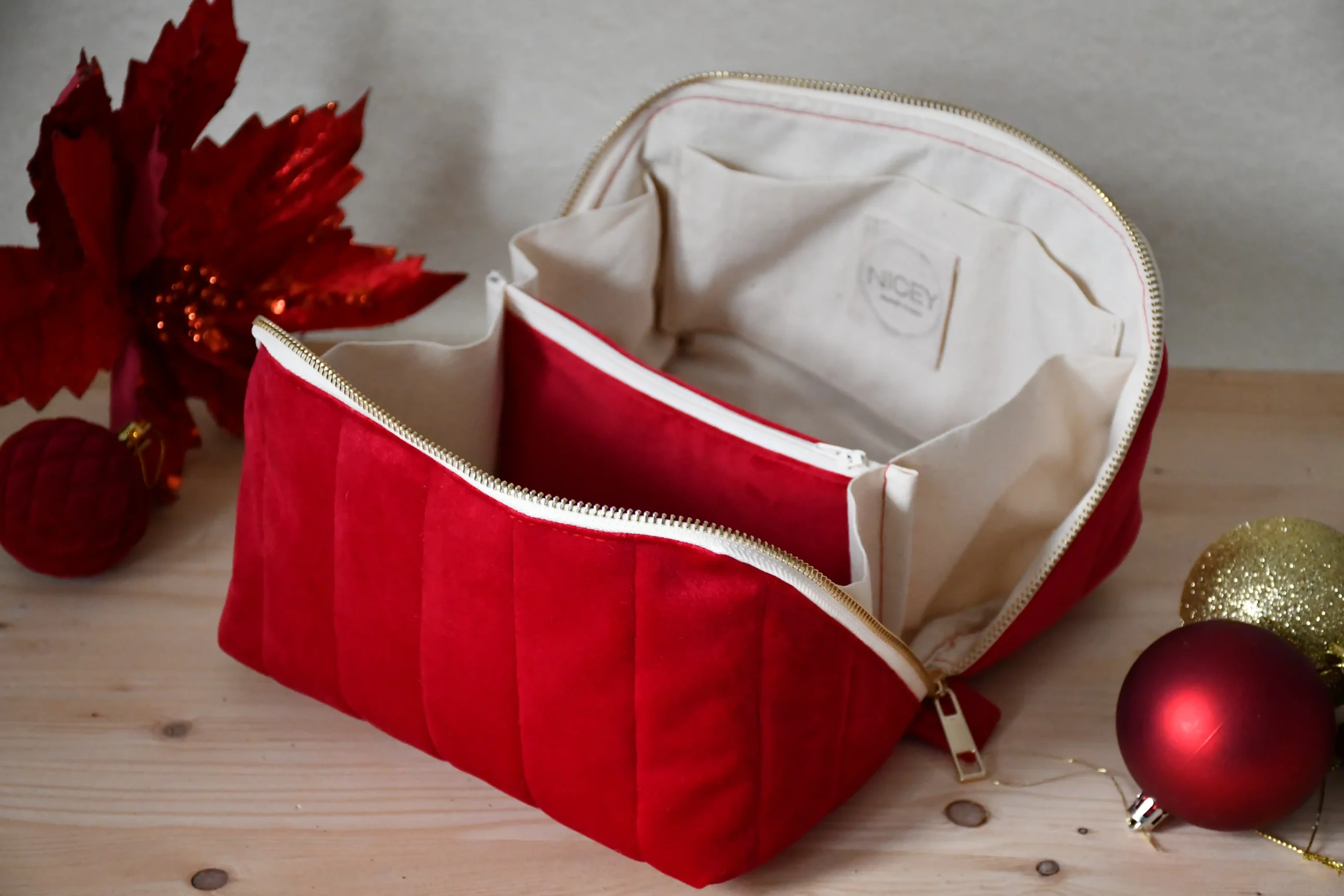 pli&scaron;ani neseseri- Souvenir store Beograd Dorćol