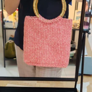 Pletena koral roze torba