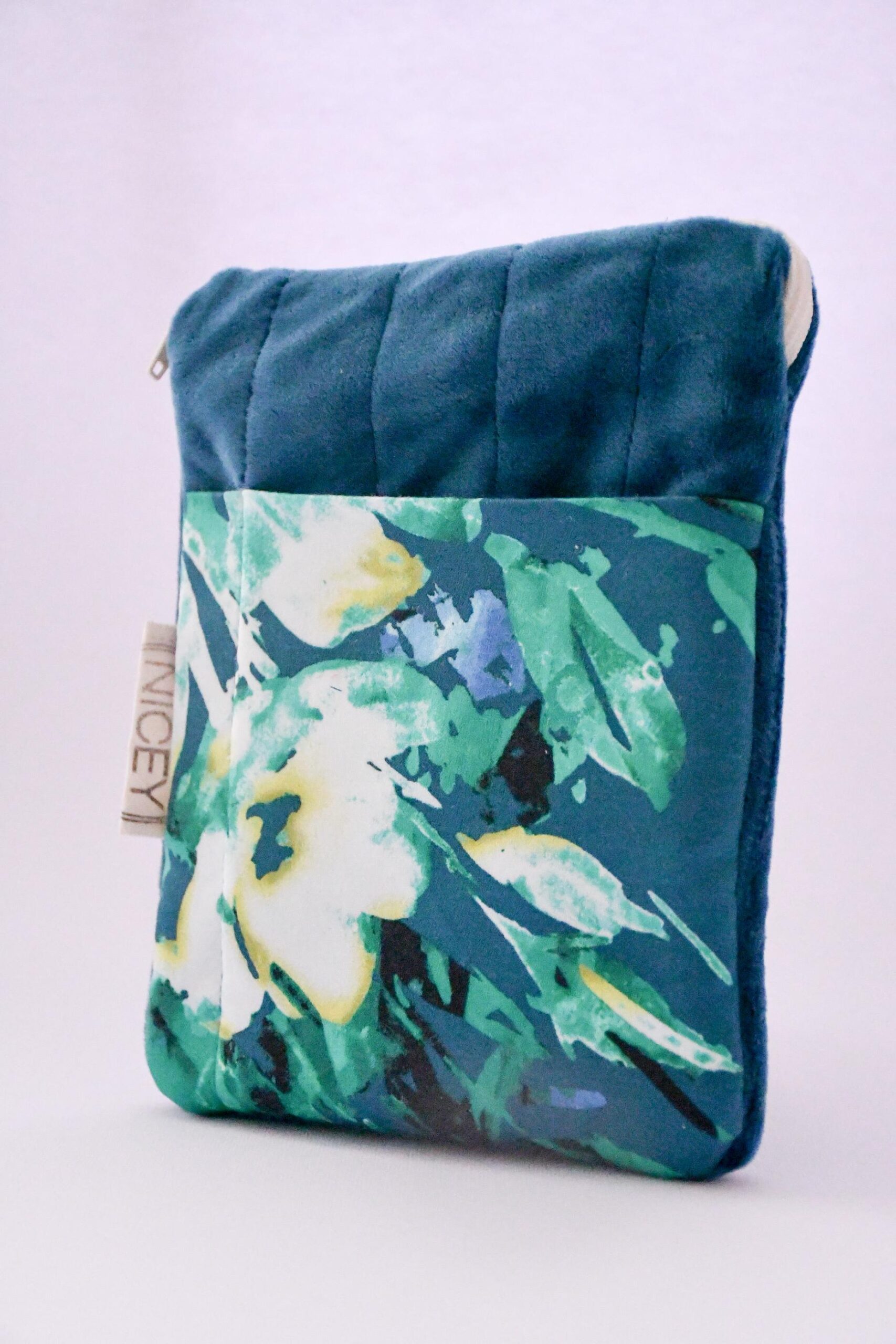 ručno &scaron;iveni neseseri- Mikaleidoskop Beograd Dorćol