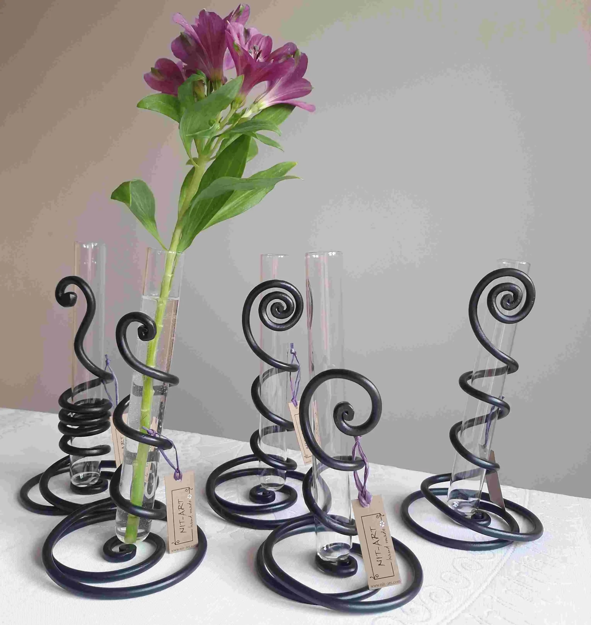 stalak od kovanog gvožđa za cveće, Carigradska 24, Dorćol